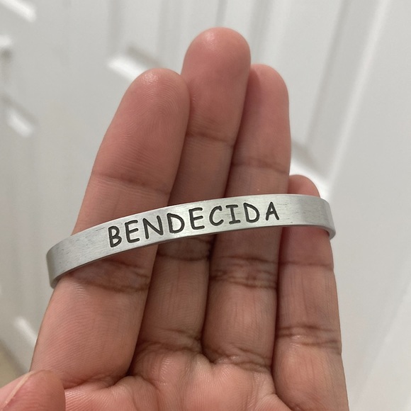 Bendecida Engraved Cuff Bangle - Engraved Bracelet - Picture 7 of 7